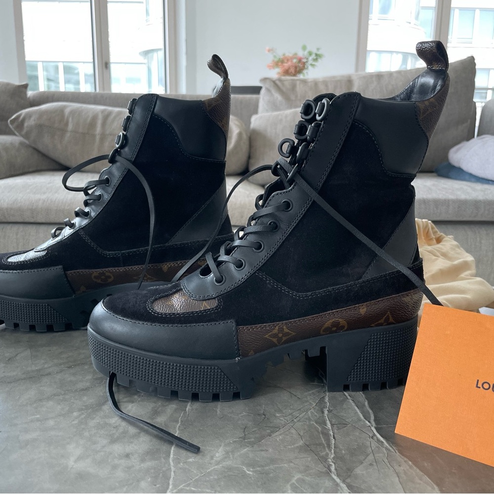 Louis Vuitton Laureate Desert Boots